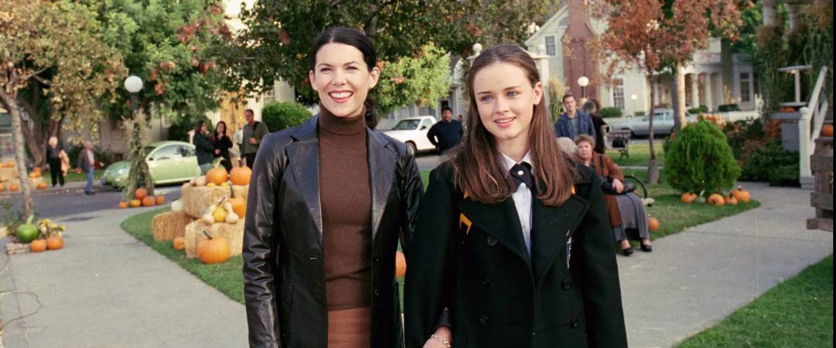 Часть 1. Лучшие сериалы для осенних вечеров: уют, мистика и драма